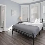 3 Beachfront Apts With 12Br 6Ba In Ac