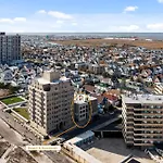 3 Beachfront Apts With 12Br 6Ba In Ac