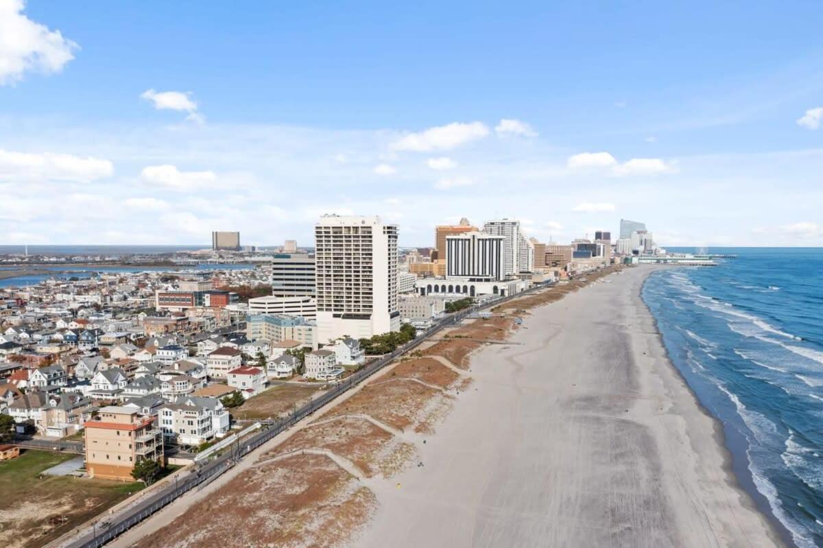 3 Beachfront Apts With 12br 6ba In Ac * Atlantic City