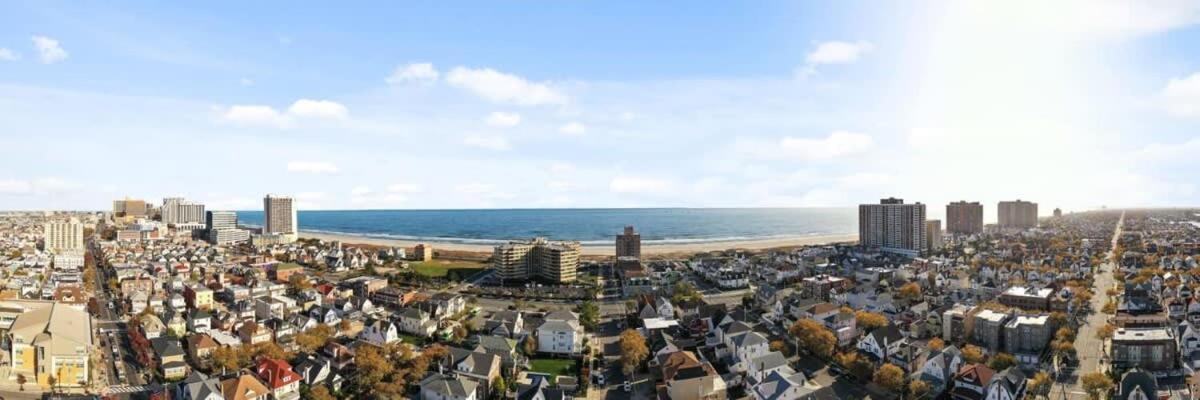 Holiday home 3 Beachfront Apts With 12br 6ba In Ac Atlantic City